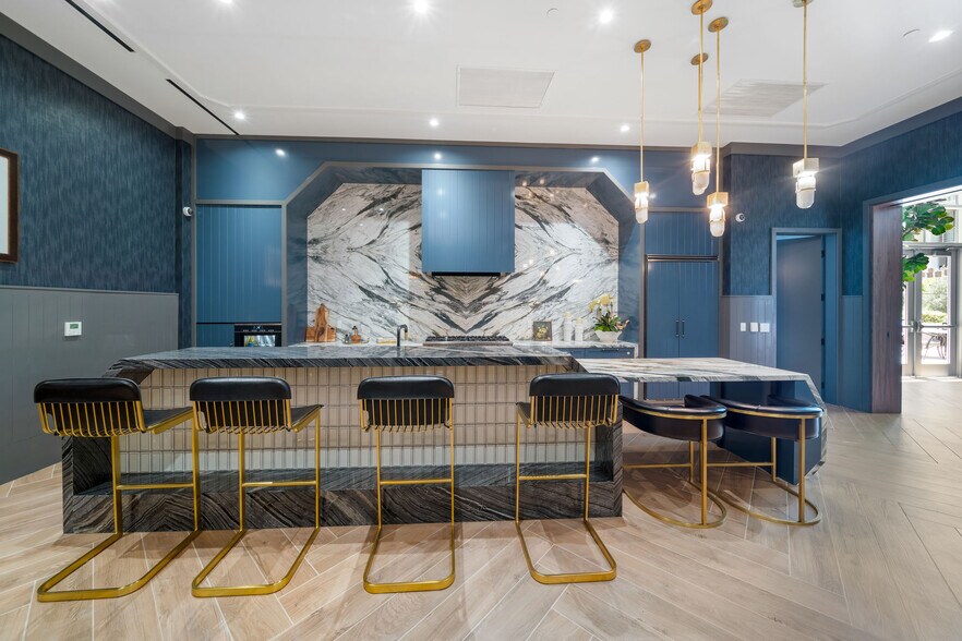 More Photos Of 585 Anton Blvd, Costa Mesa Apartments For Lease