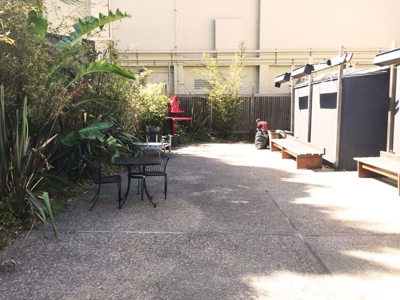 More Photos Of 2033 Union St, San Francisco Storefront Retail Office For Lease