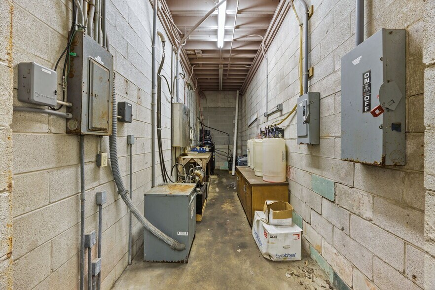 More Photos Of 508 E Main St, Havelock Carwash For Sale