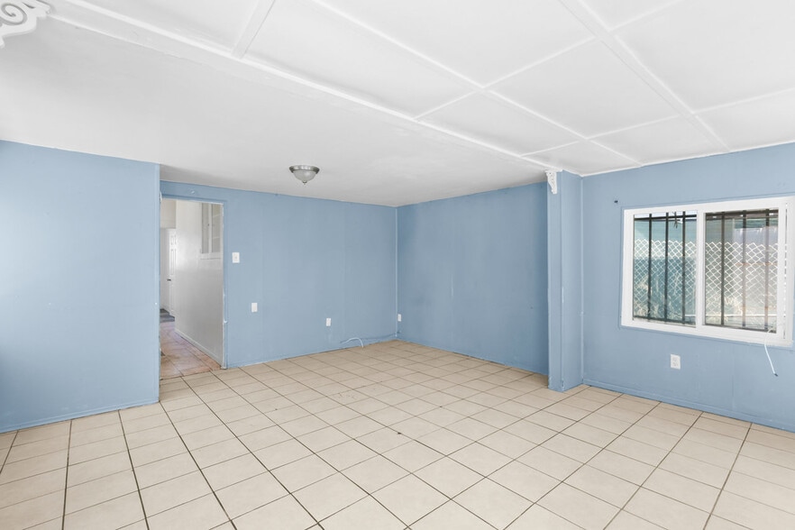 More Photos Of 3814 Acacia St, San Diego Auto Repair For Sale