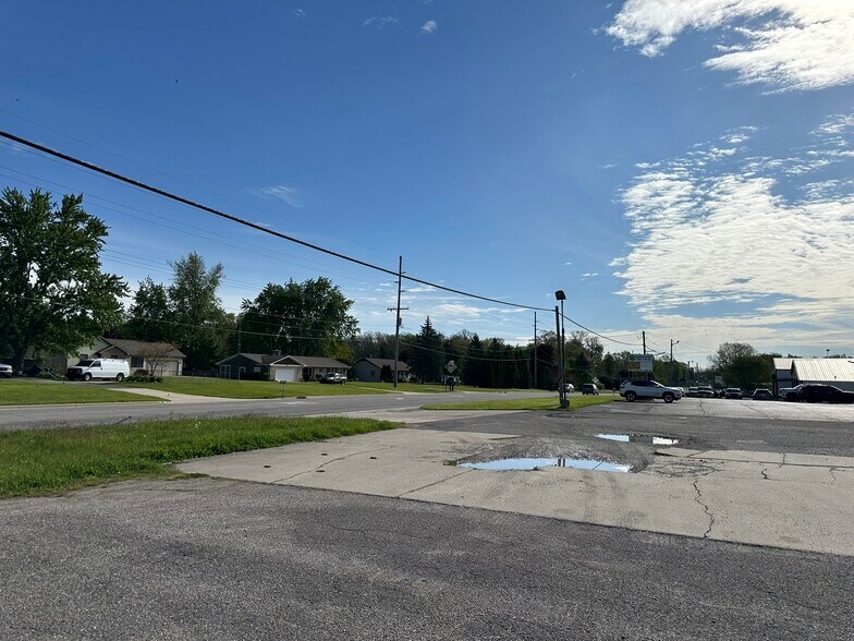 More Photos Of 1661 W Lake St, Warsaw Land For Sale