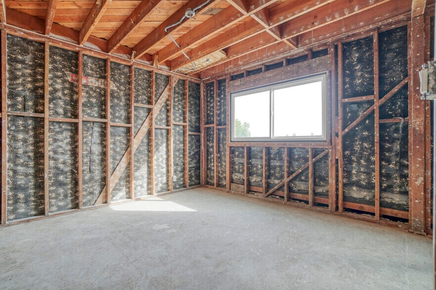 More Photos Of 16 38th Pl, Long Beach Apartments For Sale