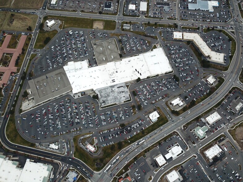 More Photos Of 1485 Pole Line Rd E, Twin Falls General Retail For Lease