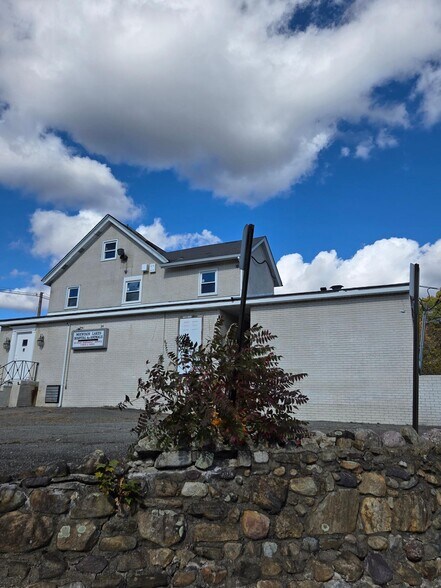 More Photos Of 360 Us-46, Mountain Lakes Freestanding For Sale