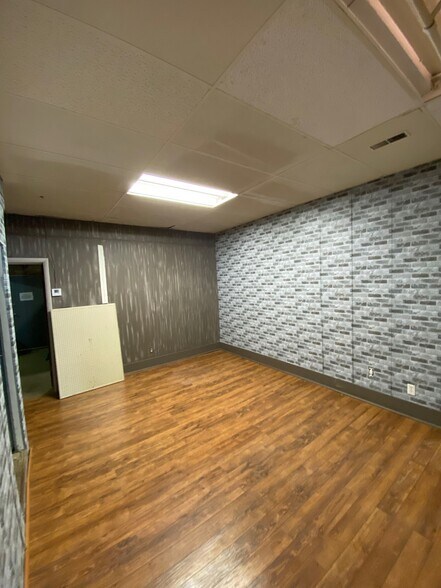 More Photos Of 122-124 Depot St, Gardner Drugstore For Sale