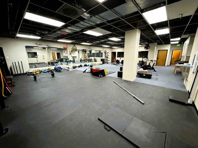 More Photos Of 1380 S Santa Fe Dr, Denver Flex For Sale