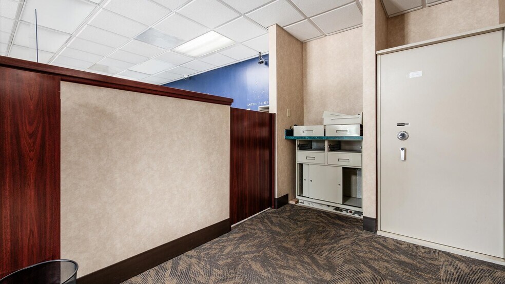 More Photos Of 220 E State St, Newcomerstown Bank For Sale