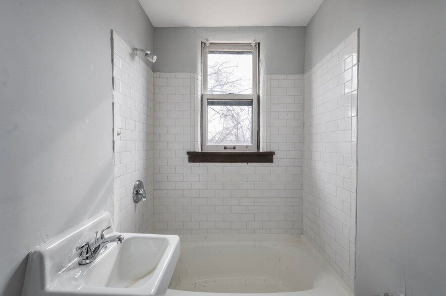 More Photos Of 487 Grand Ave, Saint Paul Apartments For Sale