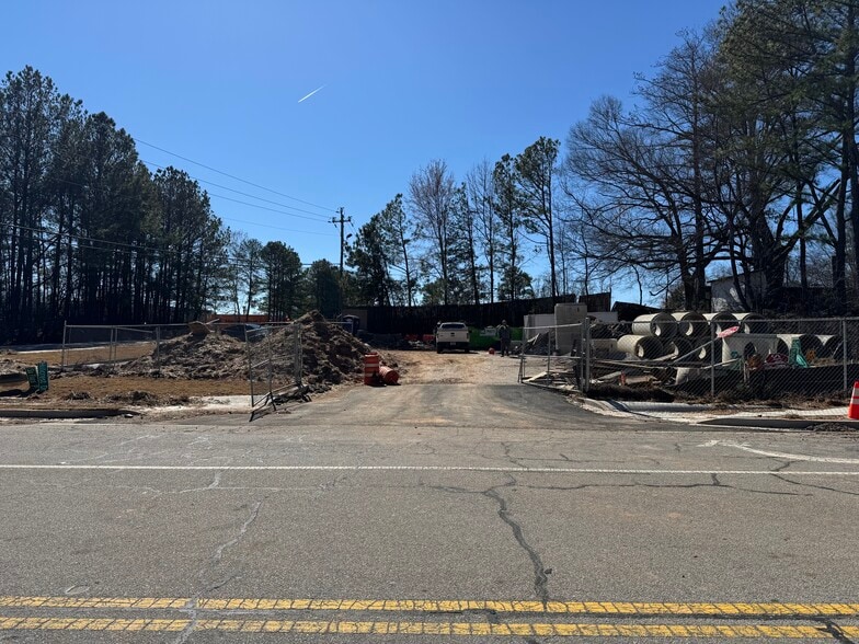 More Photos Of 321 Six Flags Pkwy SW, Mableton Land For Lease