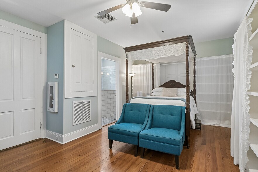 More Photos Of 2727 Saint Charles Ave, New Orleans General Retail For Sale
