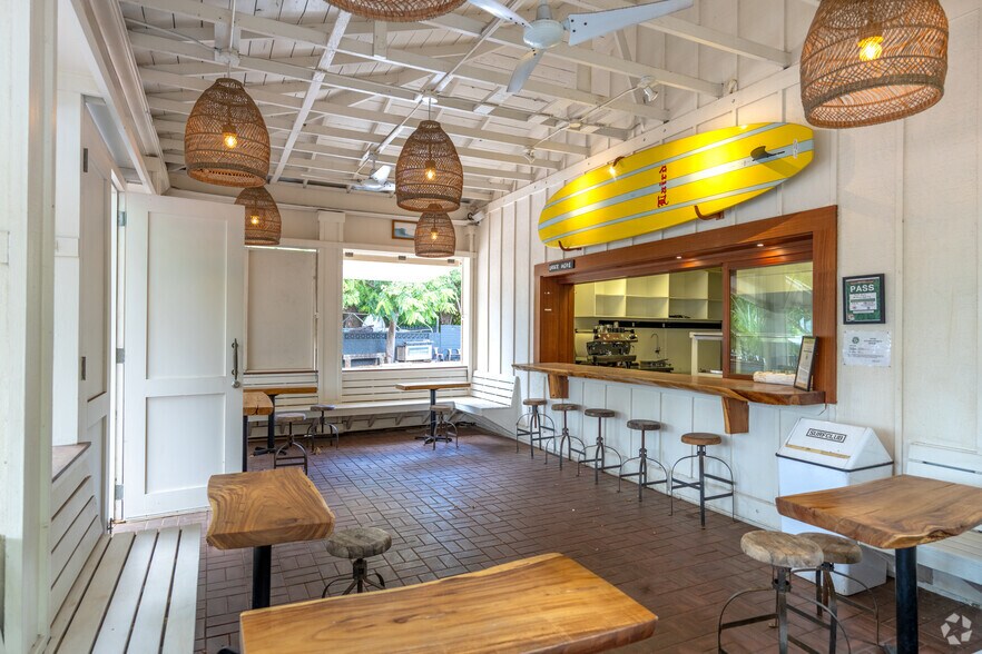 More Photos Of 65 Hana Hwy, Paia Restaurant For Lease