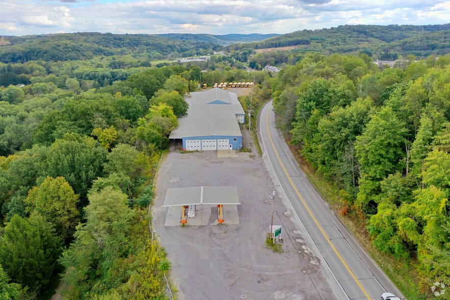 More Photos Of 2470 Evans City Rd, Harmony Warehouse For Lease