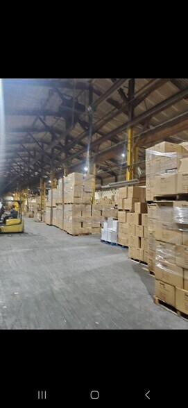More Photos Of 126 E Dickerson St, Dover Warehouse For Lease