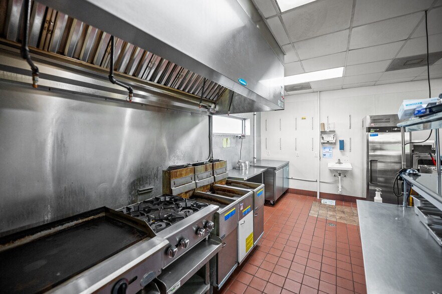 More Photos Of 22272 State Highway 59, Robertsdale Restaurant For Sale