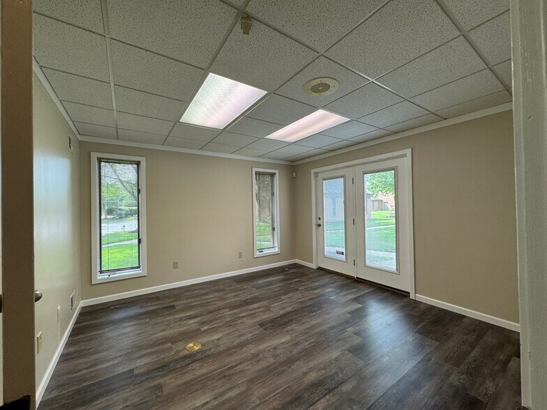 More Photos Of 5126-5130 Blazer Memorial Pky, Dublin Office For Lease