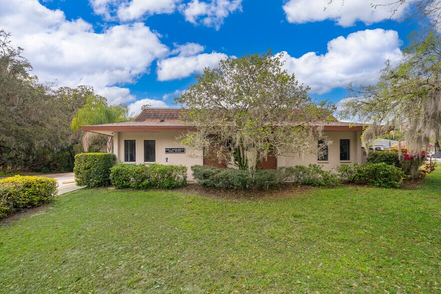 More Photos Of 2025 Flamingo Dr, Bartow Medical For Lease