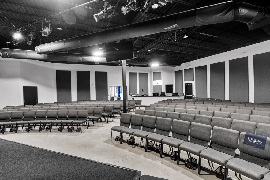 More Photos Of 155 Porters Neck Rd, Wilmington General Retail For Lease