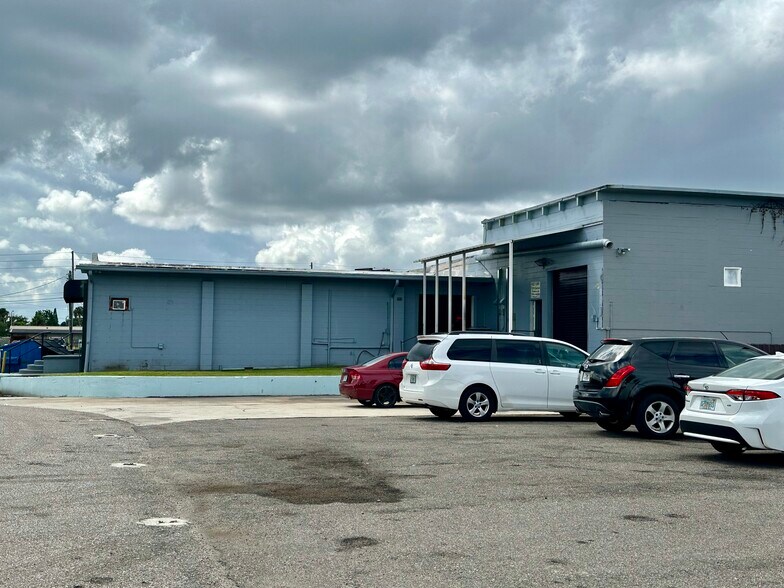 More Photos Of 1011 W Lancaster Rd, Orlando General Retail For Sale