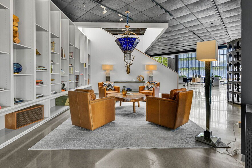 More Photos Of 5000 Northfield Ln, Spring Hill Movie Radio TVStudio For Sale