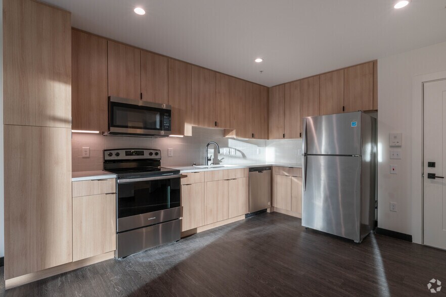 More Photos Of 1100 Michigan Ave, Buffalo Apartments For Lease