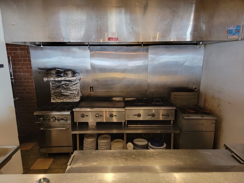 More Photos Of 186 N Grand Ave, Nogales Restaurant For Lease