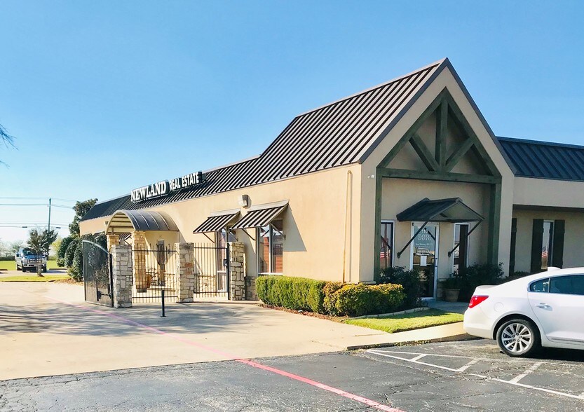 More Photos Of 3311 N Interstate 35 Hwy, Denton Medical For Lease
