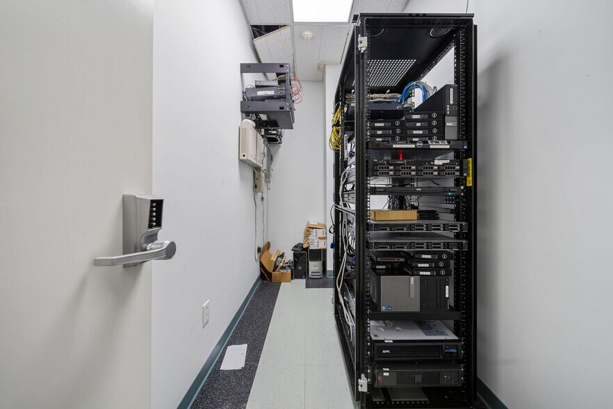 More Photos Of 2535 John F Kennedy Blvd, Jersey City Medical For Sale