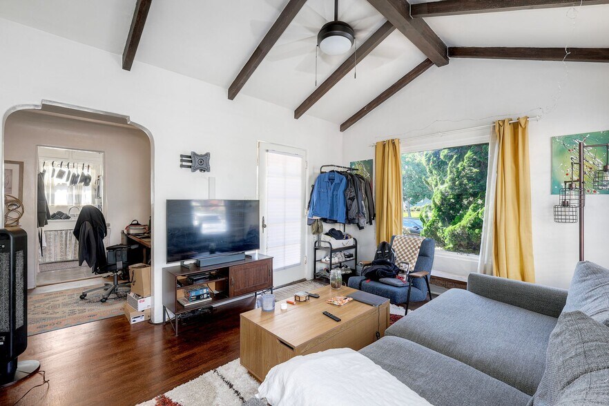 More Photos Of 4918 Del Monte Ave, San Diego Multifamily For Sale