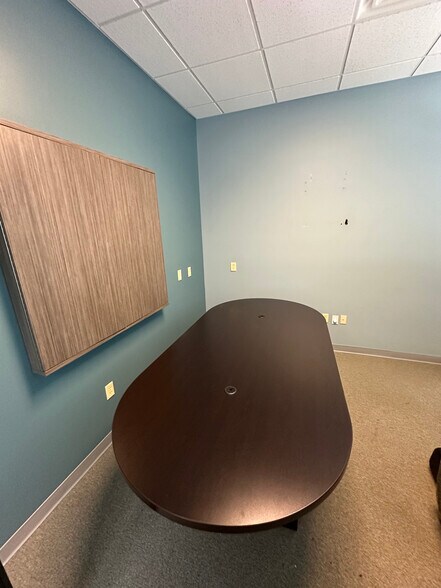 More Photos Of 19101 E Valley View Pky, Independence Medical For Sale