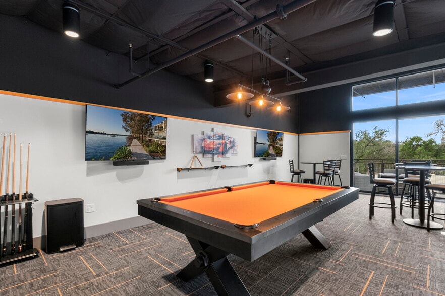 More Photos Of 7231 Stonewall Bnd, San Antonio Self Storage For Sale