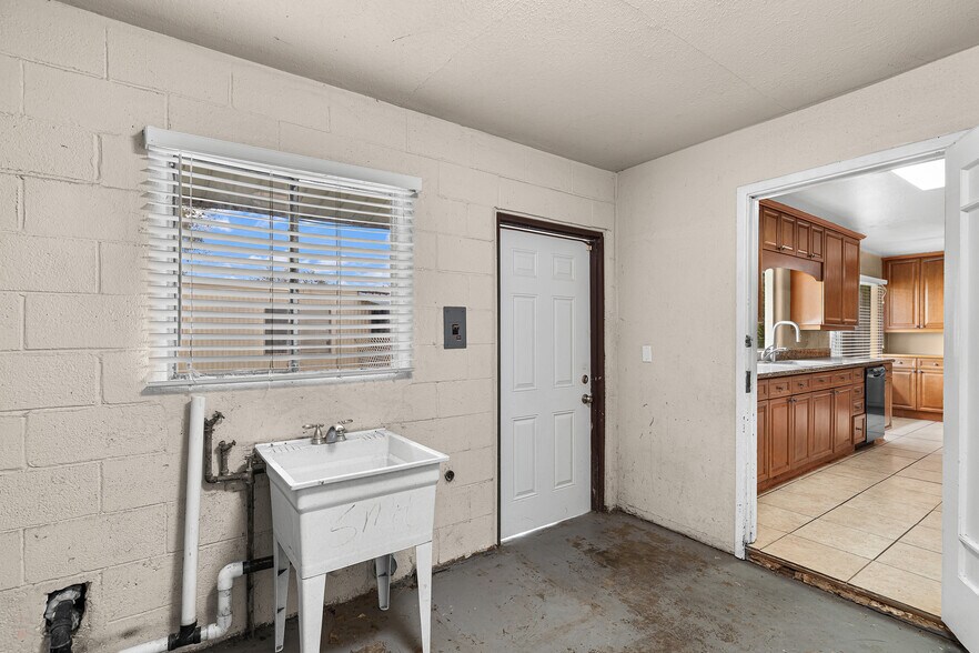 More Photos Of 9676 S Airport Way, Manteca Specialty For Sale