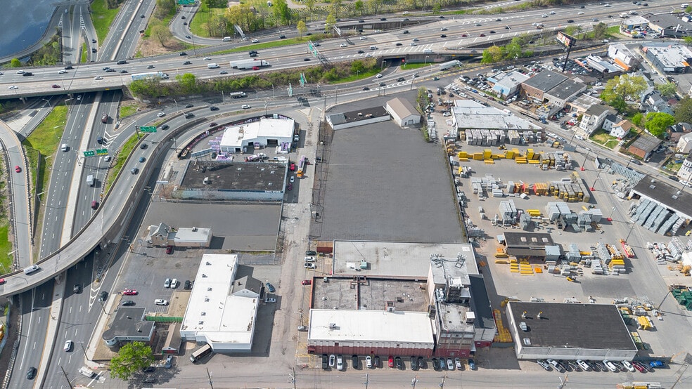 Primary Photo Of 1057-1071 Market St, Paterson Service For Lease