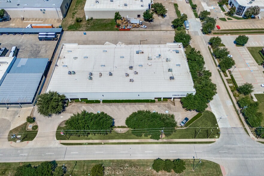 More Photos Of 2853 Dickerson Pky, Carrollton Industrial For Lease