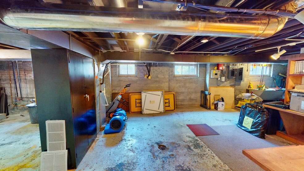 More Photos Of 849 N Ellsworth St, Naperville Office For Sale