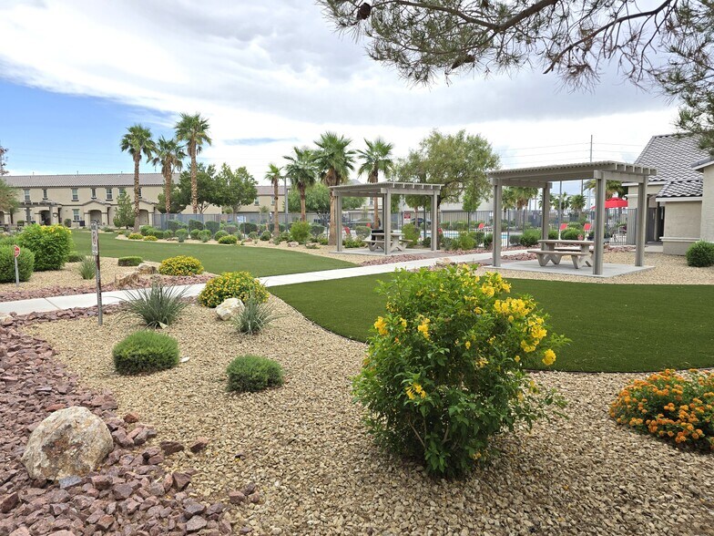 More Photos Of 4300 N Lamont St, Las Vegas Apartments For Sale