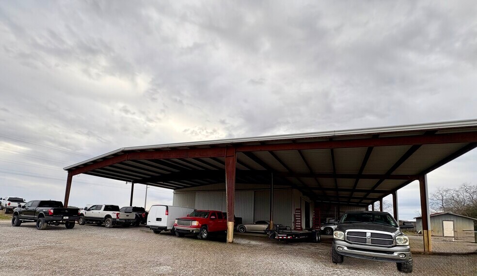 More Photos Of 8509 Egan Hwy, Crowley Warehouse For Lease