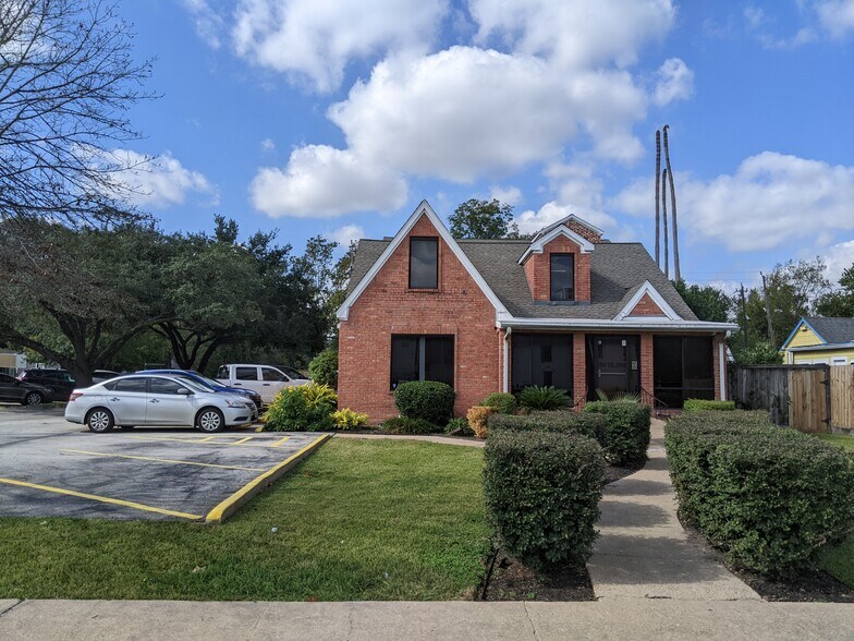 More Photos Of 3220 Broadway St, Houston Office For Lease