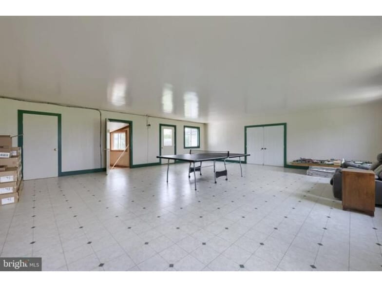 More Photos Of 240 Railroad Ave, Bird In Hand Flex For Sale