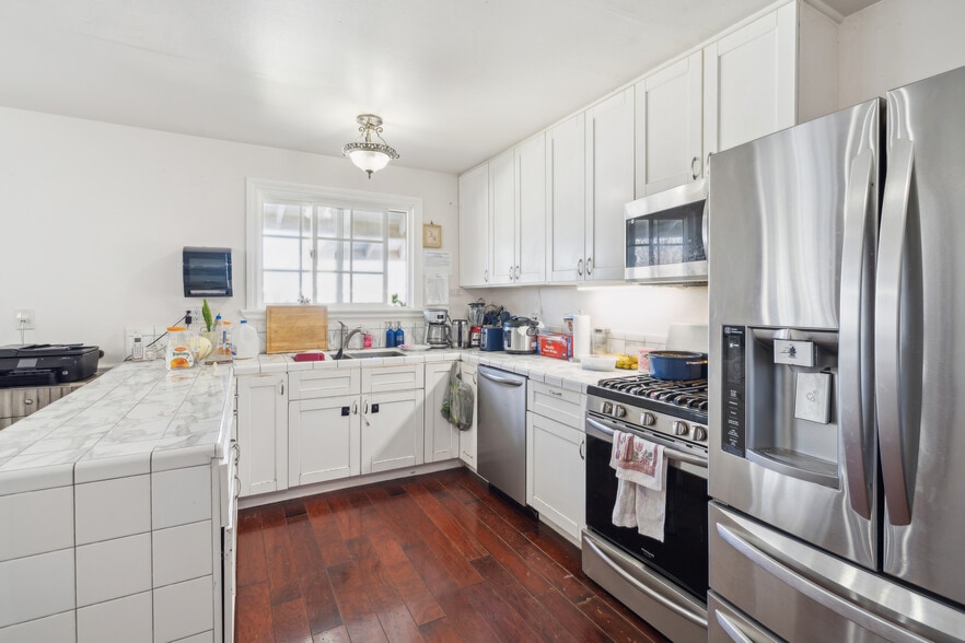 More Photos Of 142 W Columbia Rd, Thousand Oaks Healthcare For Sale