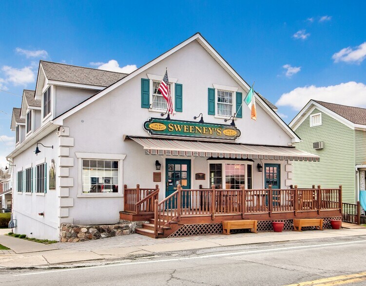 Primary Photo Of 33 Orange Ave, Walden Restaurant For Sale