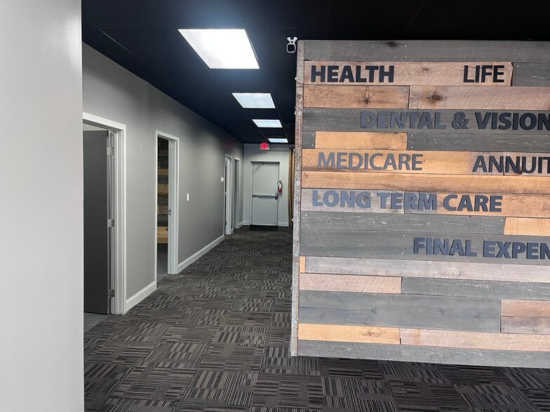 More Photos Of 1025 Brevard Rd, Asheville Storefront Retail Office For Lease