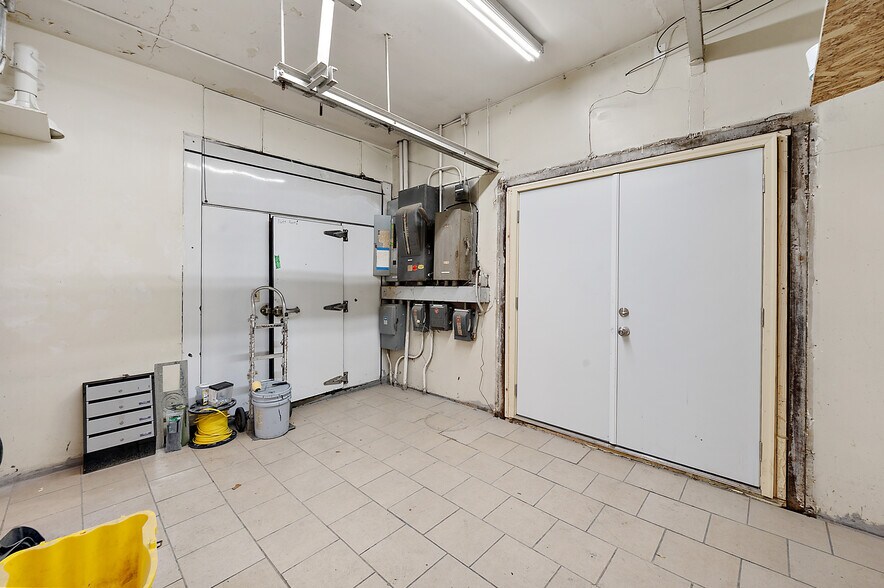 More Photos Of 20934 Van Dyke Ave, Warren Storefront Retail Residential For Sale