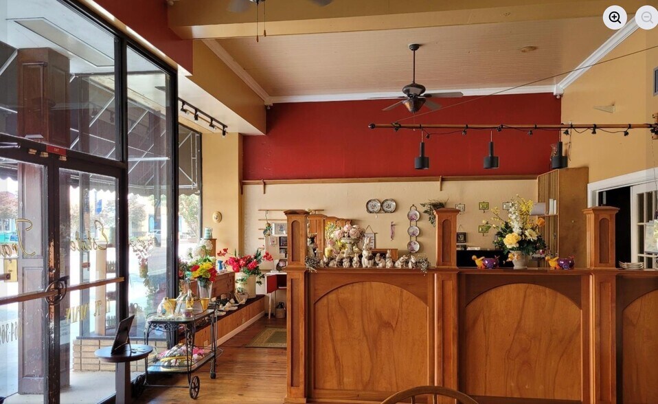 More Photos Of 11 N Main St, Honea Path Storefront Retail Office For Sale