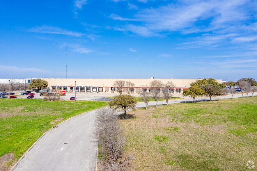 More Photos Of 3005-3031 Interstate Dr, San Antonio Unknown For Lease