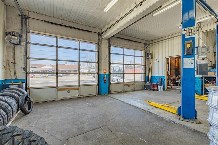 More Photos Of 4577 S Lake Rd, Brockport Auto Dealership For Sale