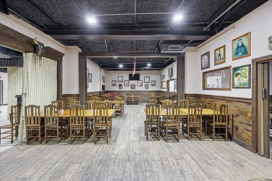 More Photos Of 3720 W Park Ave, Orange Flex For Sale
