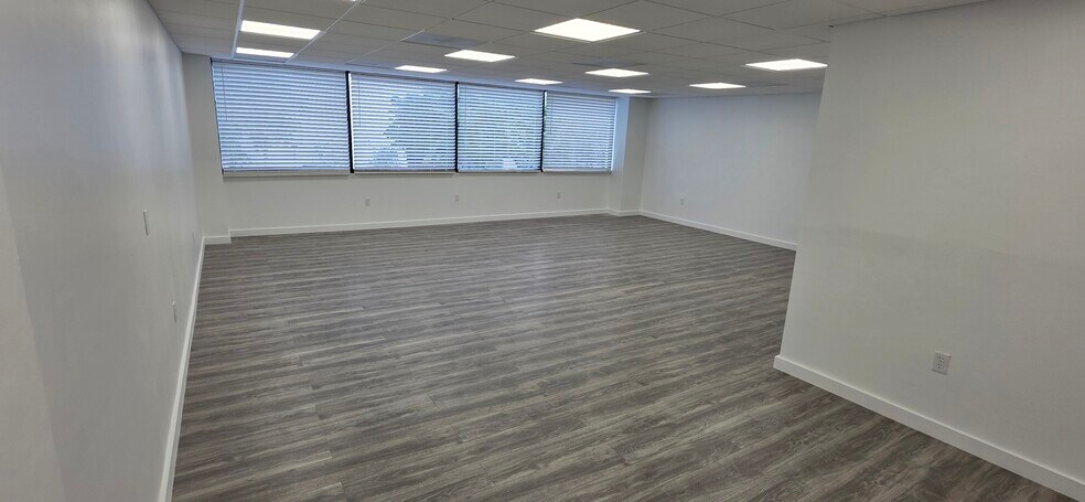 More Photos Of 175 Fontainebleau Blvd, Miami Office For Lease