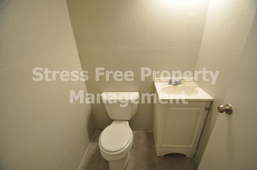 More Photos Of 2596 Nursery Rd, Clearwater Medical For Lease
