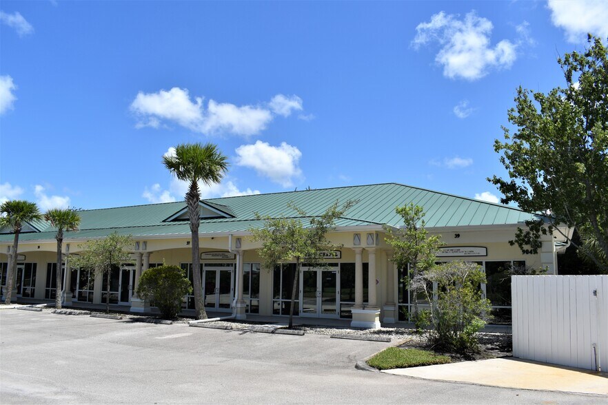 Primary Photo Of 9015 Americana Rd, Vero Beach Medical For Sale