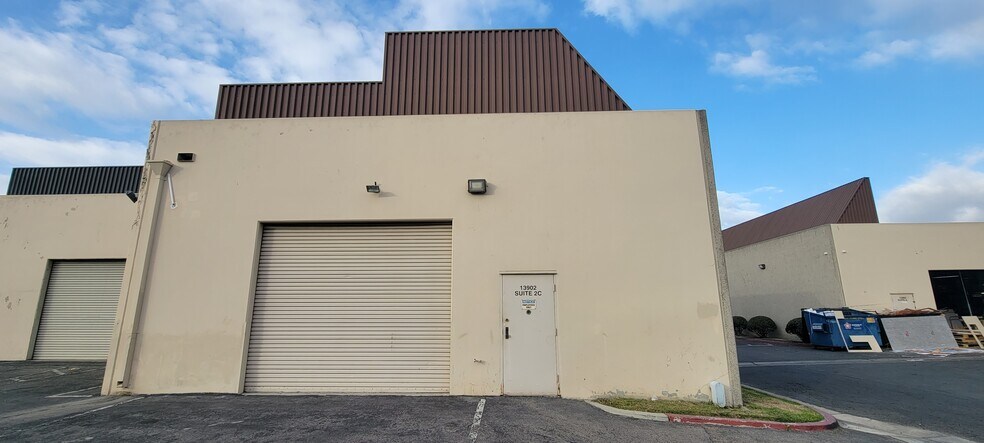More Photos Of 13902 Harbor Blvd, Garden Grove Warehouse For Sale